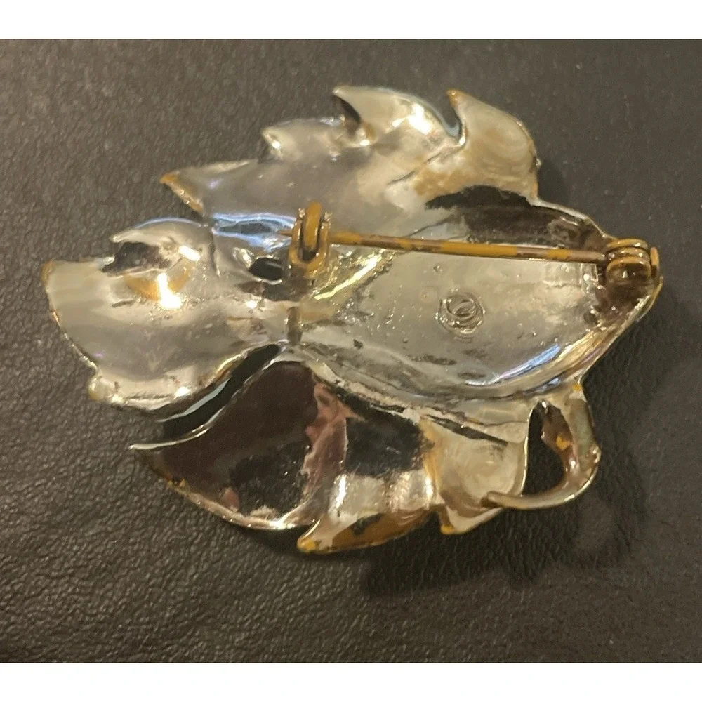 Vintage✨Gold Tone Blue Black‎ Fish Rhinestone Brooch Pin